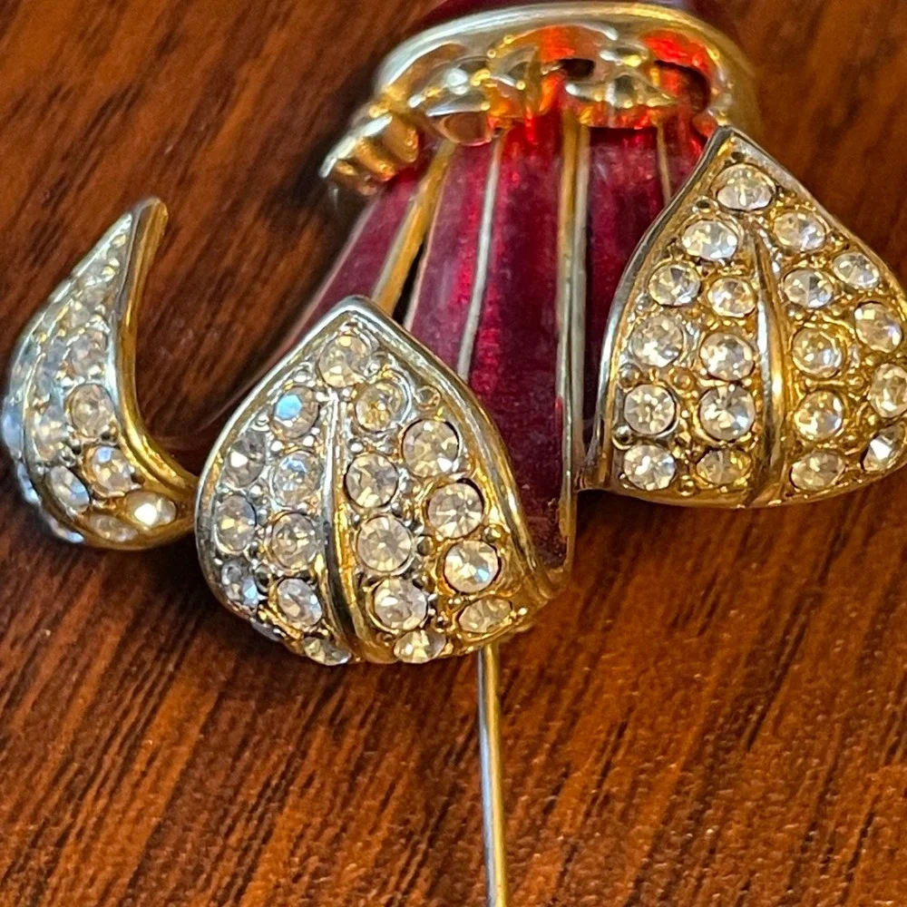 Vtg PEP Prince of Wales Feathers Brooch Red Enamel‎ Rhinestone Crown Gold Tone